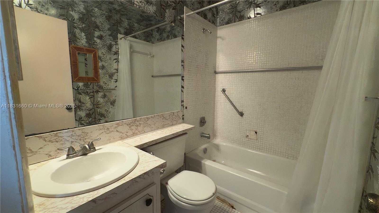 Small Image of 9121 SUNRISE LAKES BLVD #210, Sunrise Number 12
