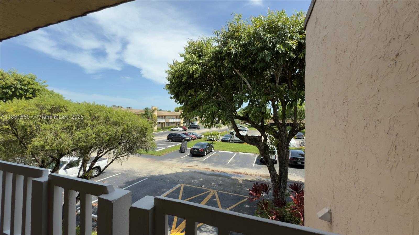Small Image of 9121 SUNRISE LAKES BLVD #210, Sunrise Number 13