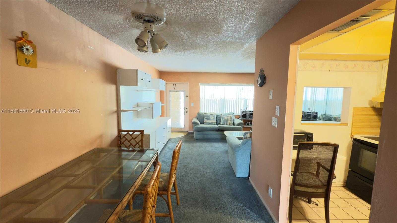 Small Image of 9121 SUNRISE LAKES BLVD #210, Sunrise Number 7