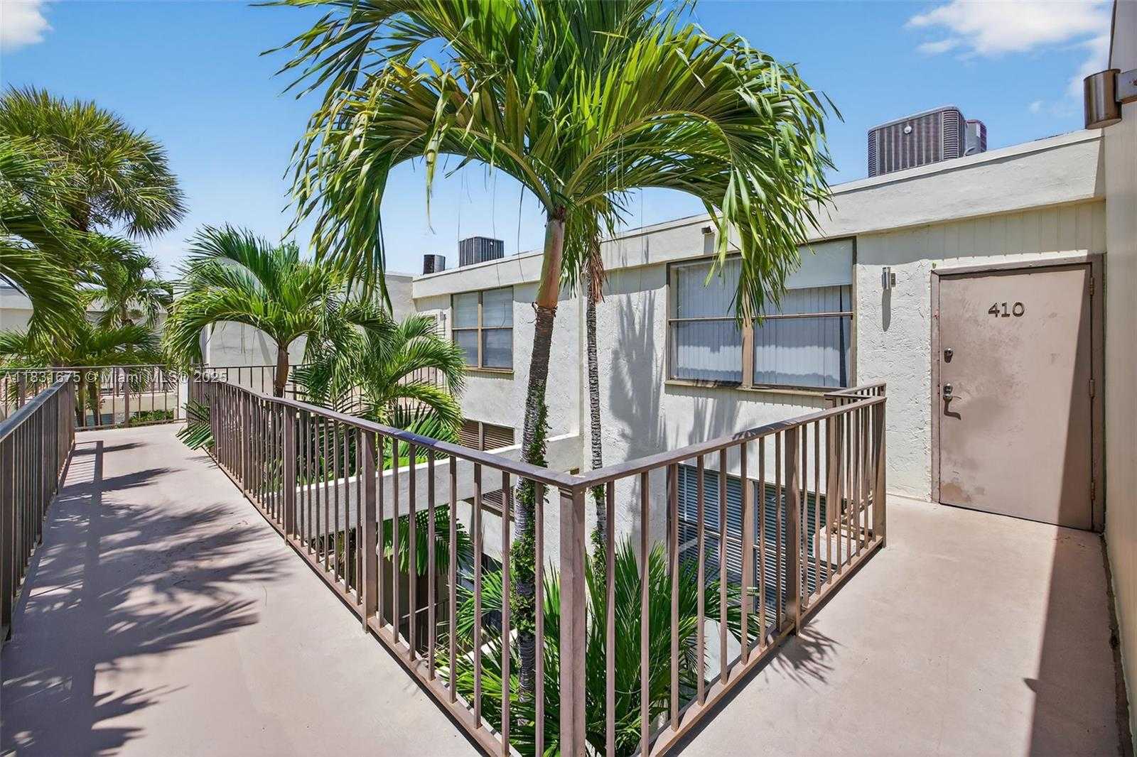 Small Image of 20381 NORTH EAST 30TH AVE #410-7, Aventura Number 10