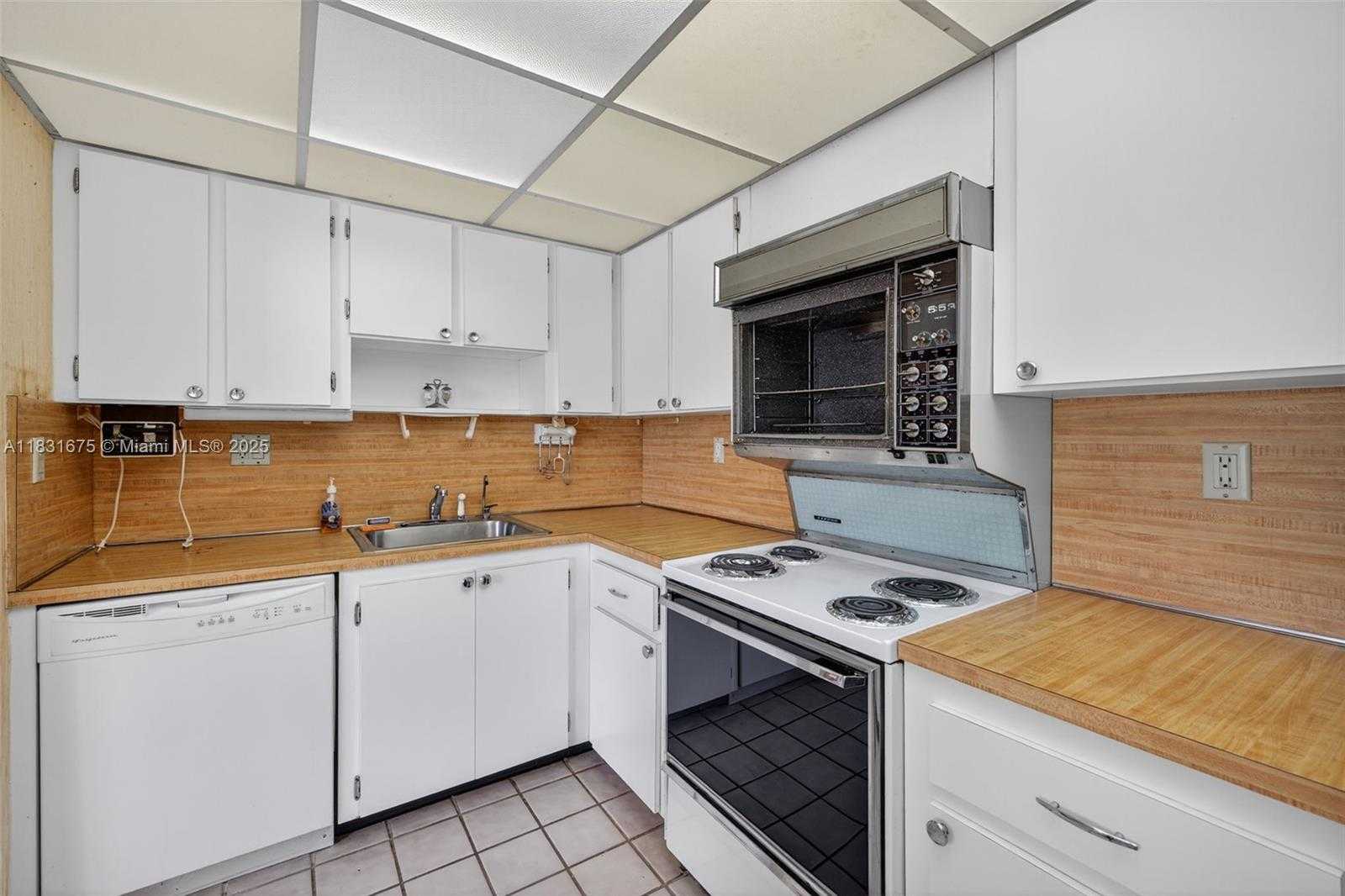 Small Image of 20381 NORTH EAST 30TH AVE #410-7, Aventura Number 18