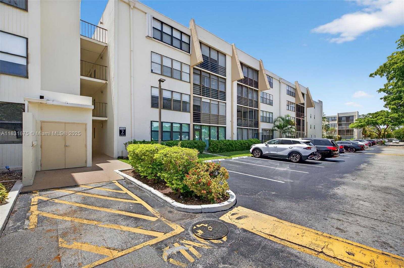 Small Image of 20381 NORTH EAST 30TH AVE #410-7, Aventura Number 45
