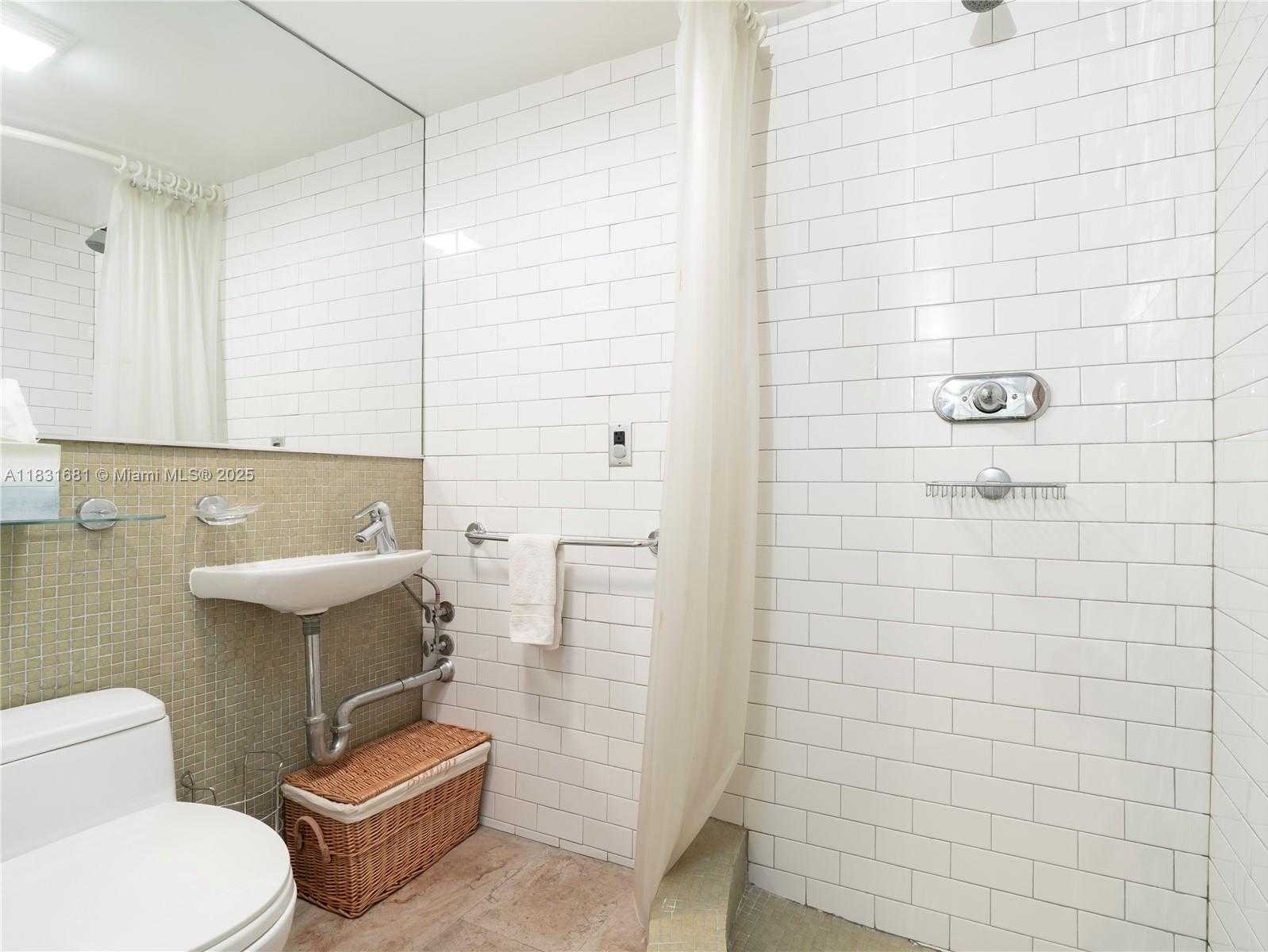 Small Image of 101 CRANDON BLVD #178, Key Biscayne Number 15