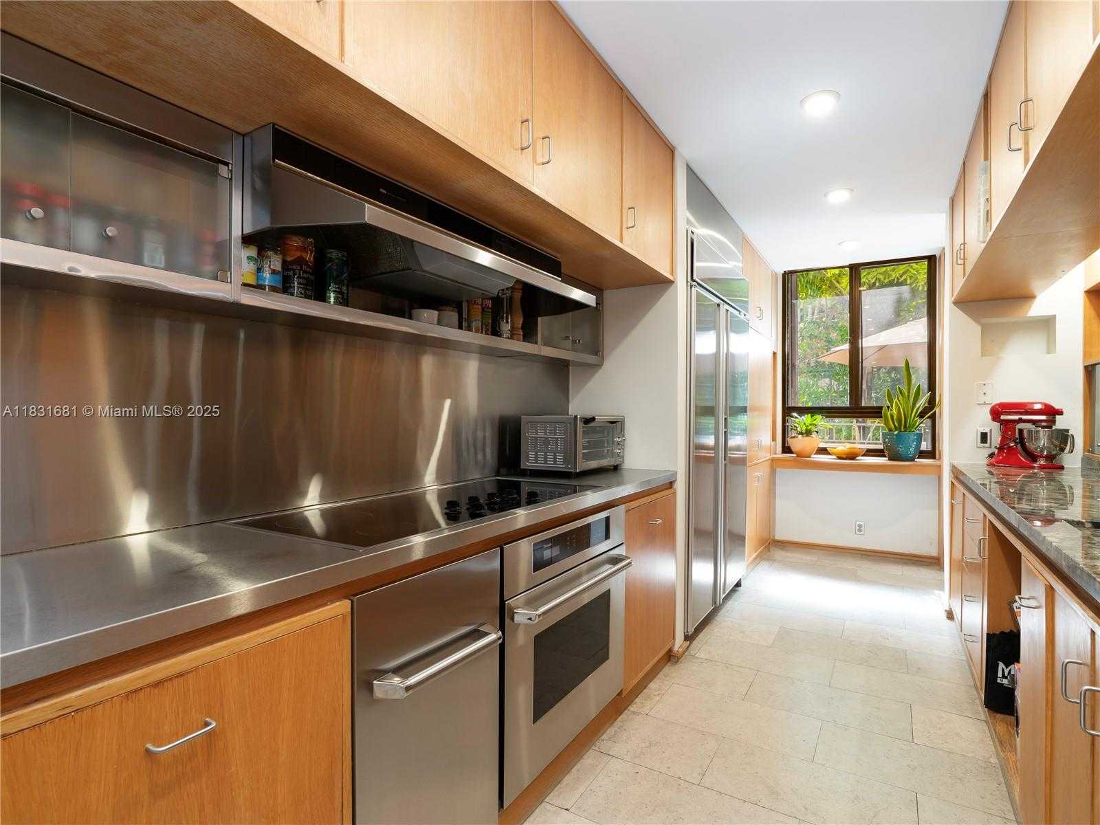 Small Image of 101 CRANDON BLVD #178, Key Biscayne Number 5