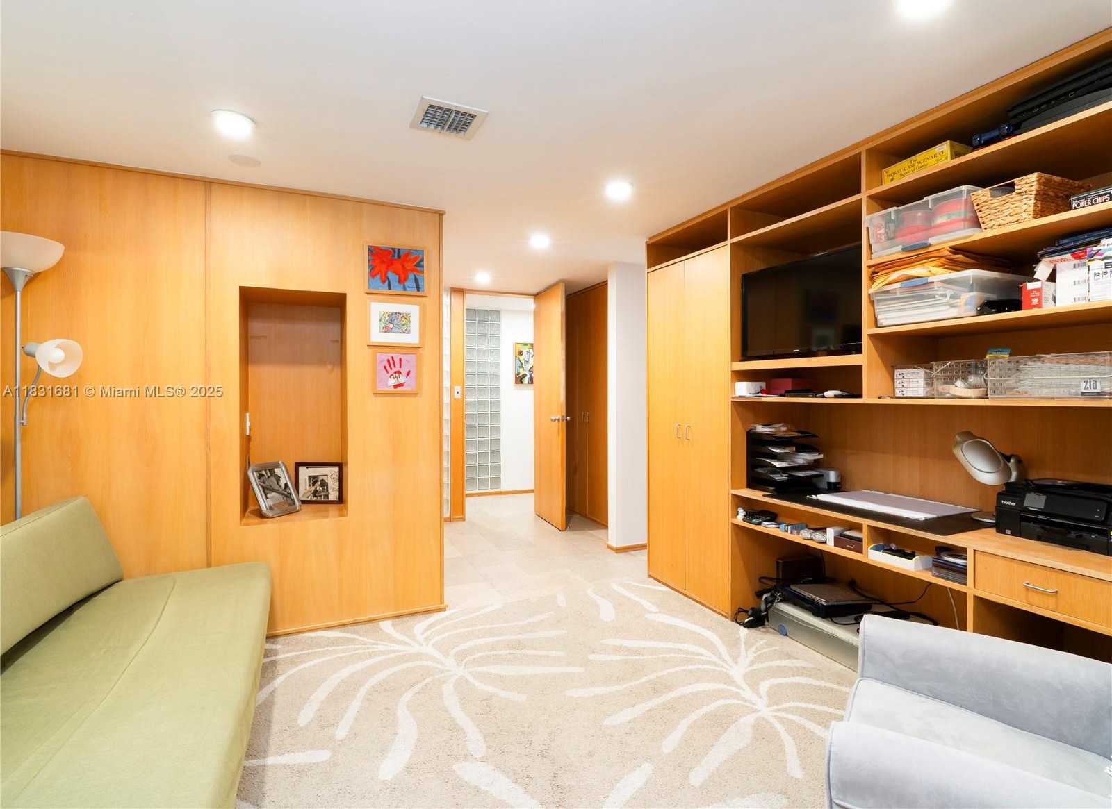 Small Image of 101 CRANDON BLVD #178, Key Biscayne Number 7