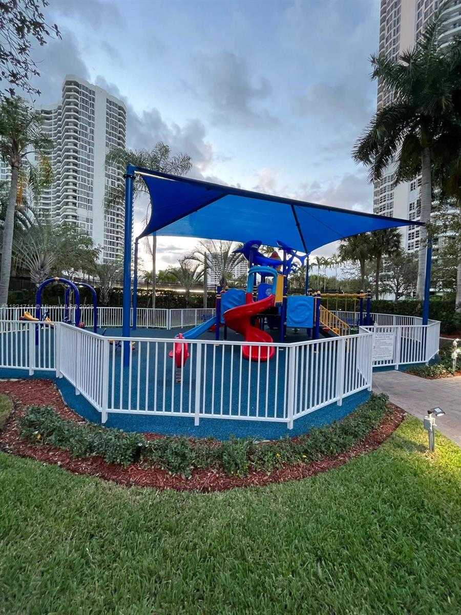 Small Image of 3600 NORTH EAST MYSTIC POINTE DR #1010, Aventura Number 19