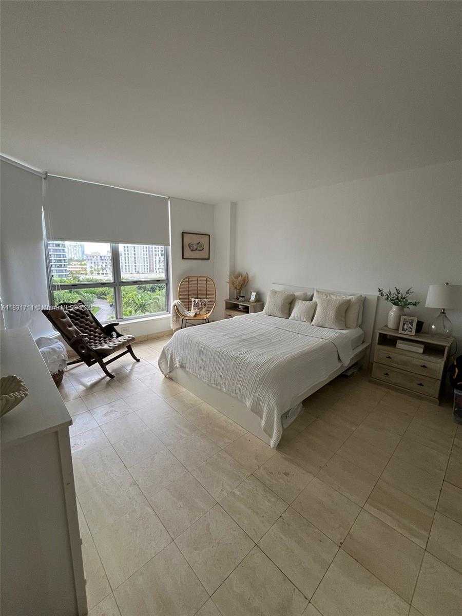 Small Image of 3600 NORTH EAST MYSTIC POINTE DR #1010, Aventura Number 7