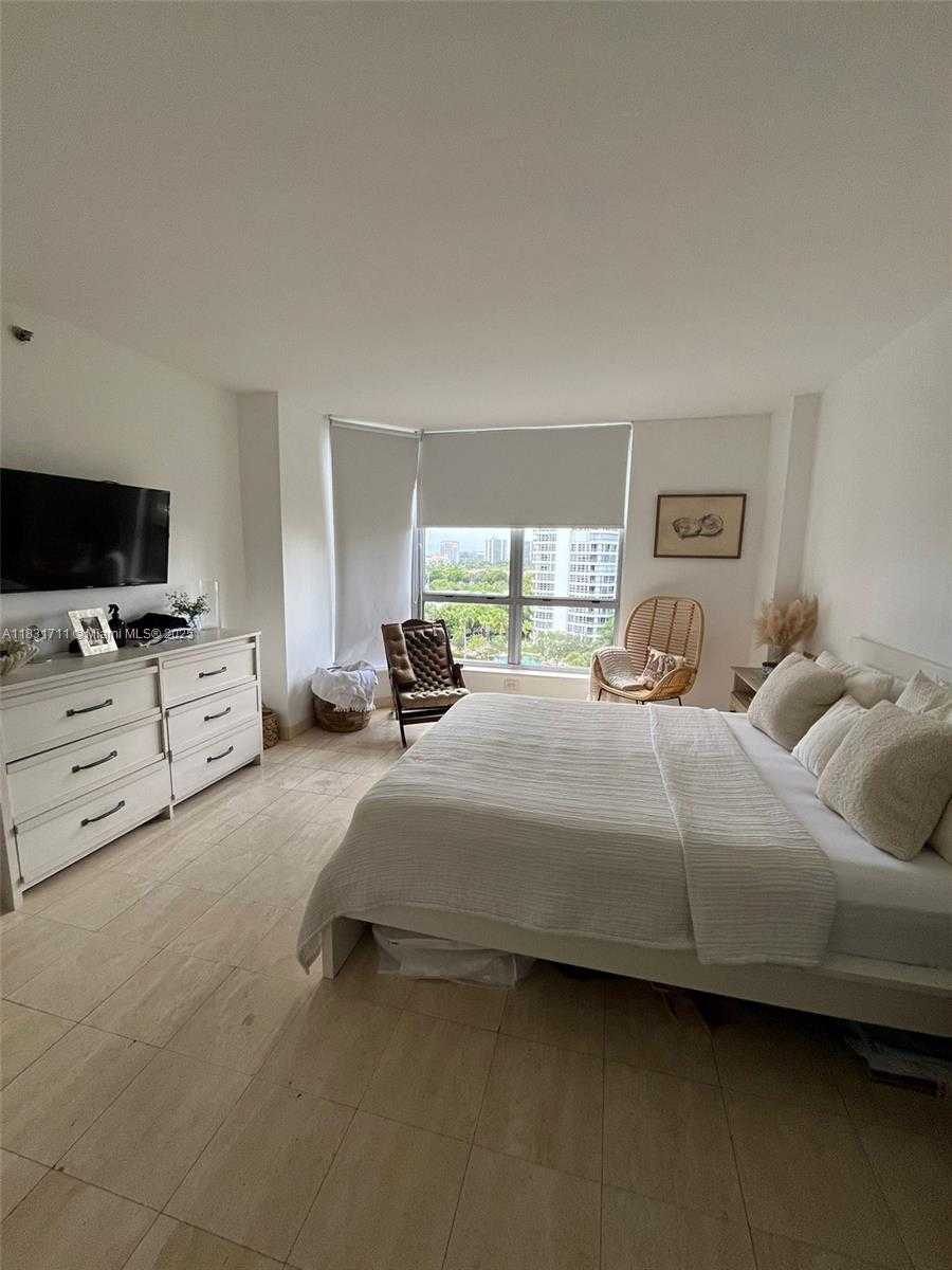 Small Image of 3600 NORTH EAST MYSTIC POINTE DR #1010, Aventura Number 8