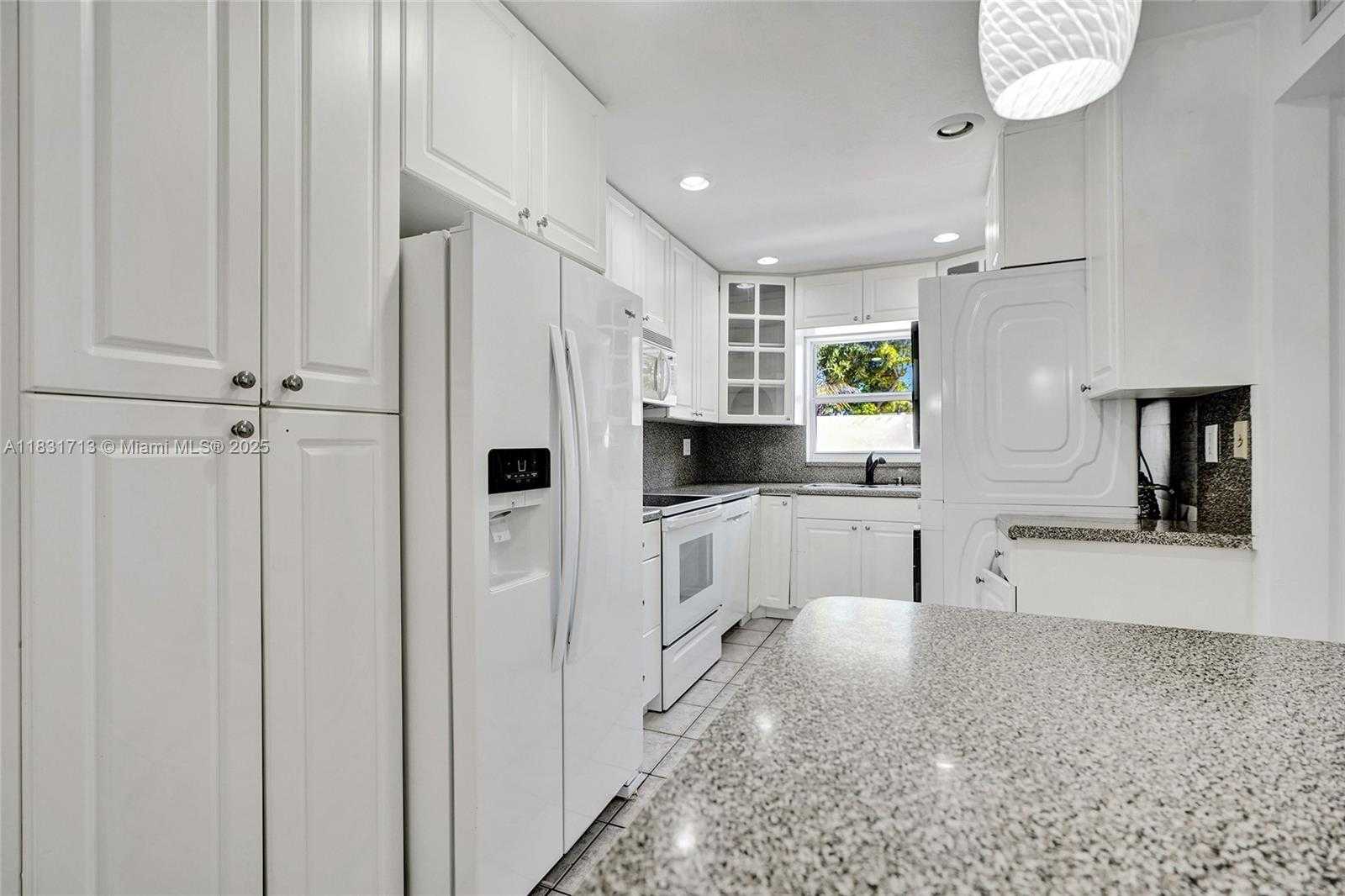 Small Image of 7310 SOUTH MIAMI LAKEWAY S, Miami Lakes Number 19