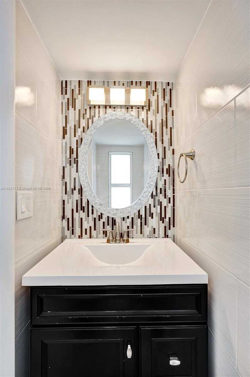 Small Image of 7310 SOUTH MIAMI LAKEWAY S, Miami Lakes Number 20