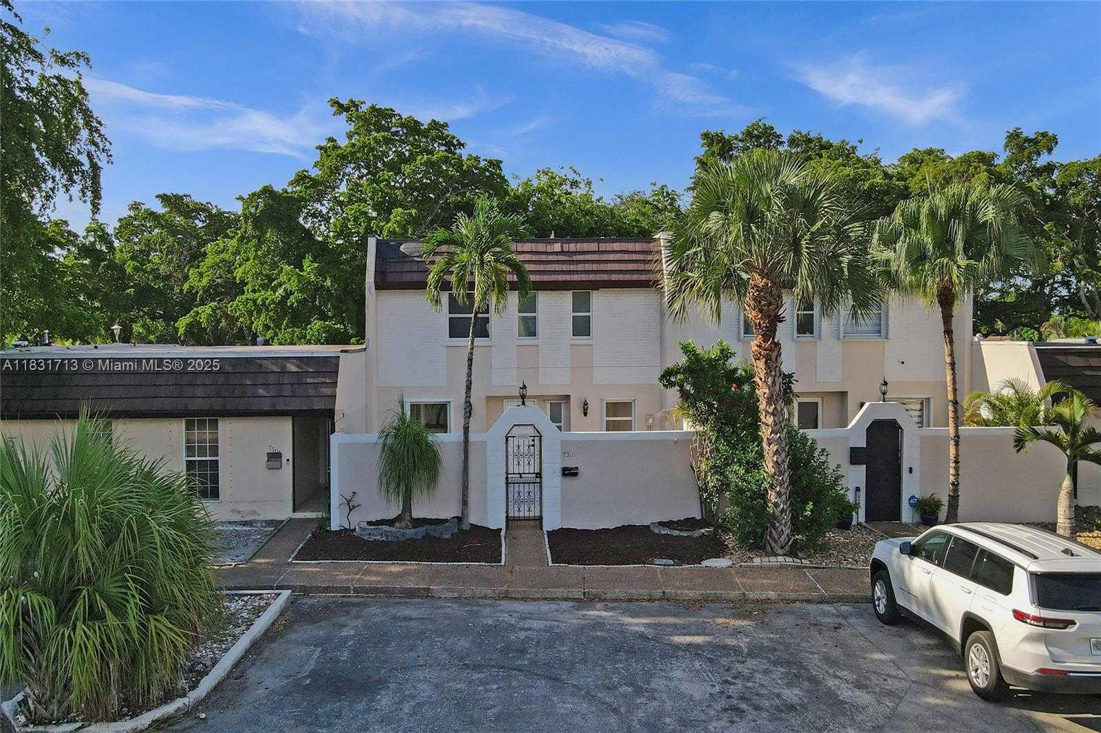 Small Image of 7310 SOUTH MIAMI LAKEWAY S, Miami Lakes Number 3