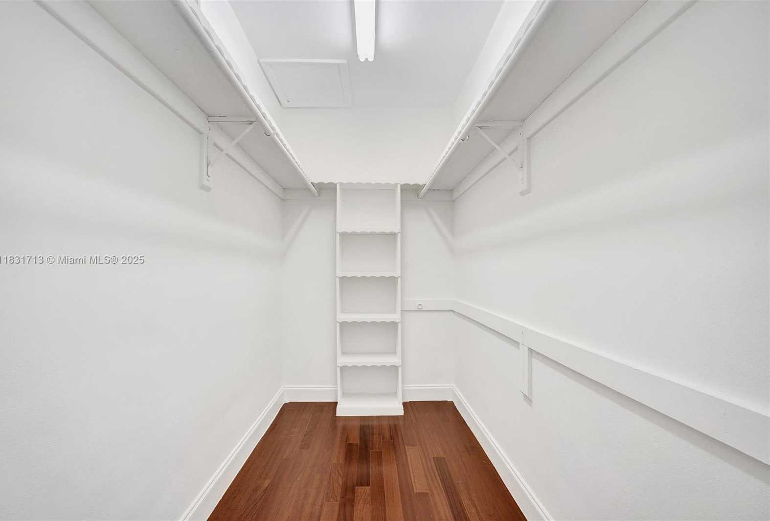 Small Image of 7310 SOUTH MIAMI LAKEWAY S, Miami Lakes Number 33