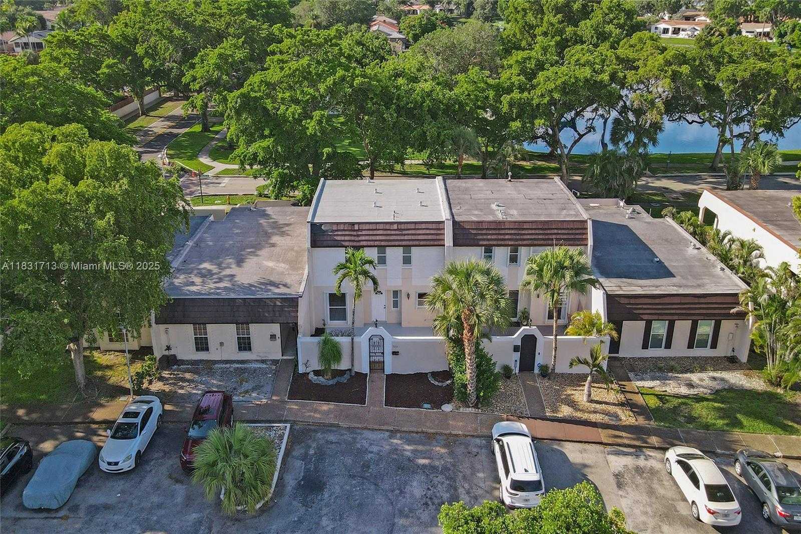 Small Image of 7310 SOUTH MIAMI LAKEWAY S, Miami Lakes Number 4