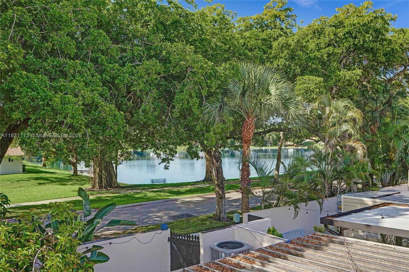 Small Image of 7310 SOUTH MIAMI LAKEWAY S, Miami Lakes Number 43