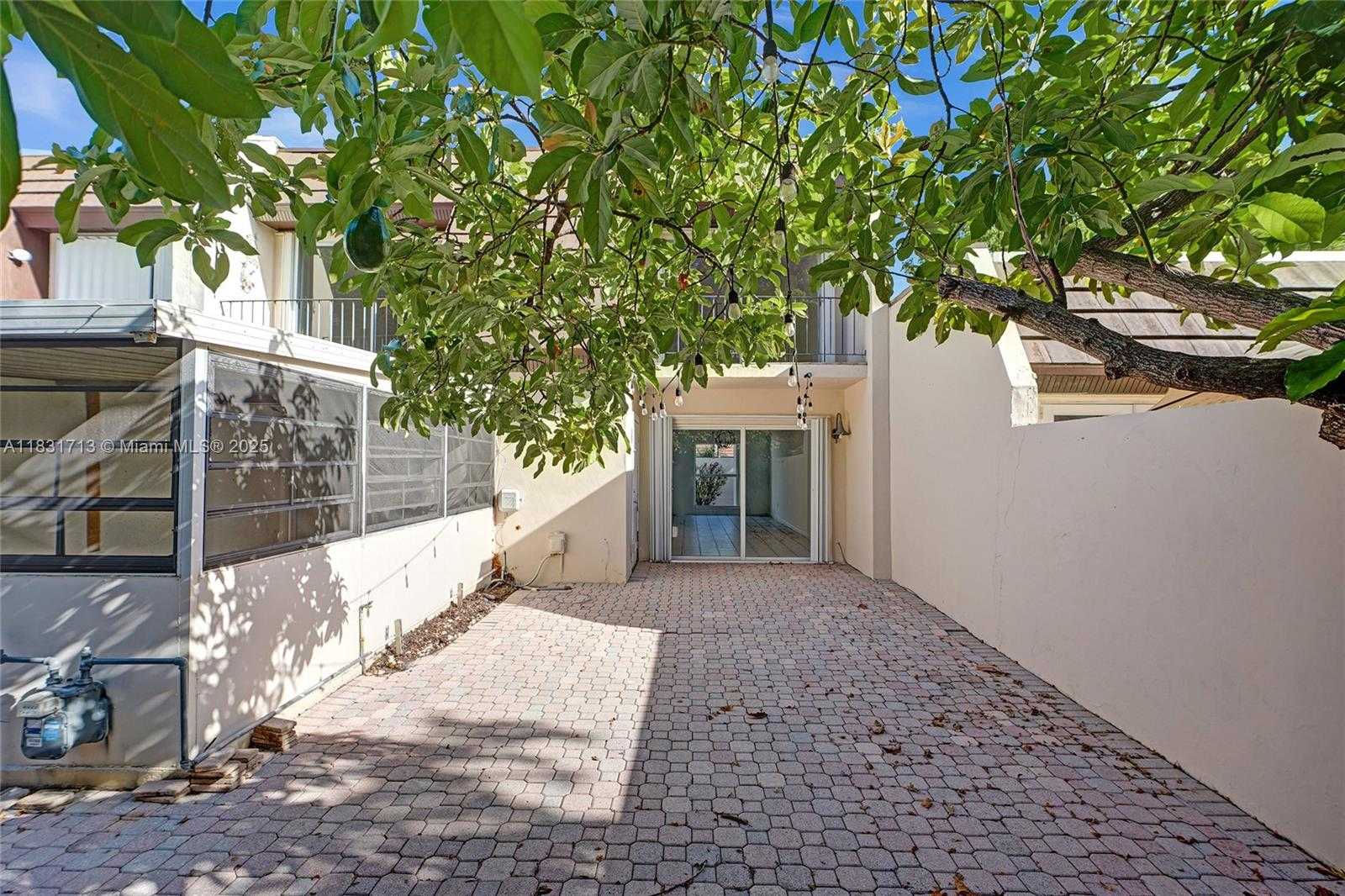 Small Image of 7310 SOUTH MIAMI LAKEWAY S, Miami Lakes Number 52