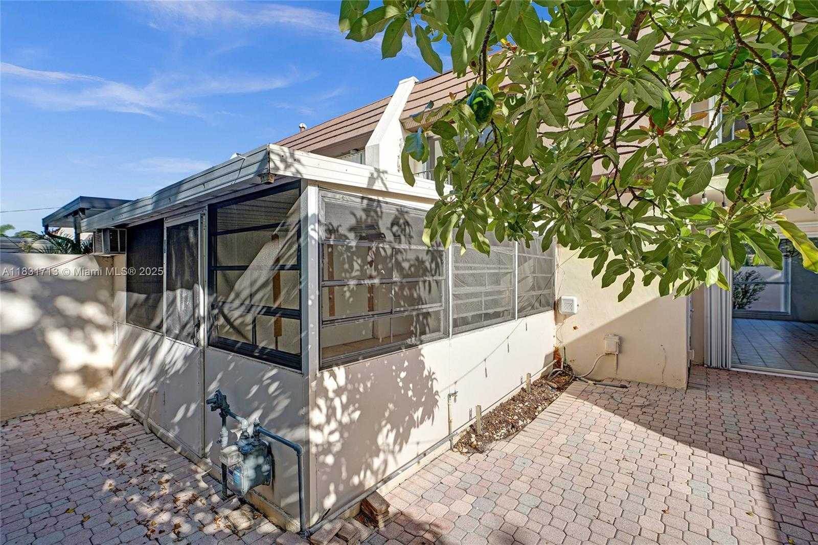 Small Image of 7310 SOUTH MIAMI LAKEWAY S, Miami Lakes Number 54