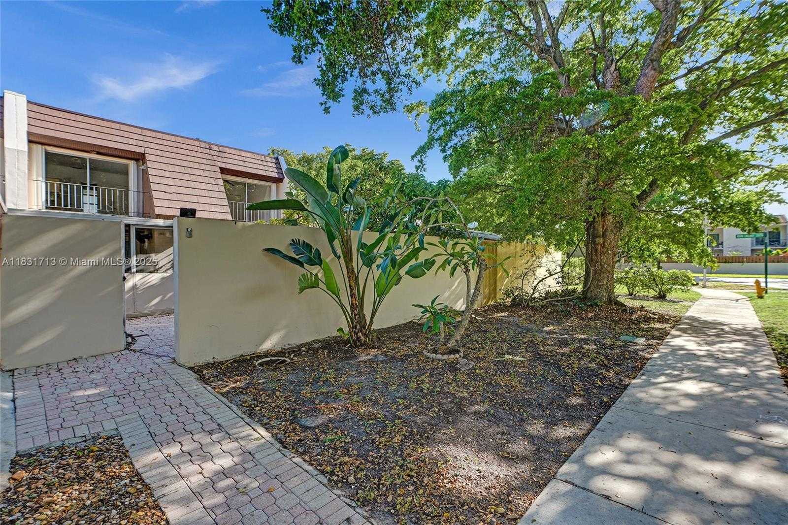 Small Image of 7310 SOUTH MIAMI LAKEWAY S, Miami Lakes Number 56