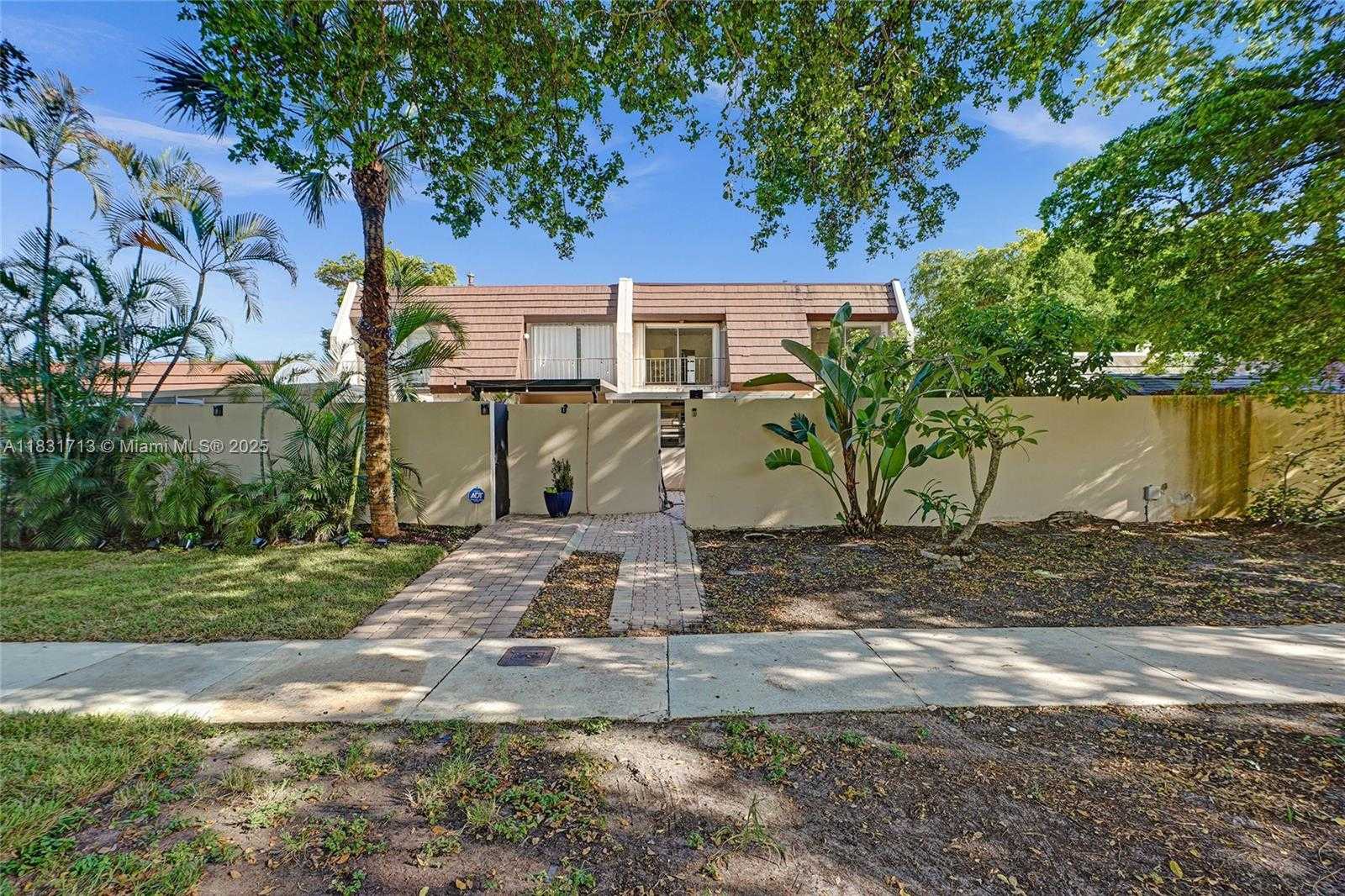 Small Image of 7310 SOUTH MIAMI LAKEWAY S, Miami Lakes Number 58