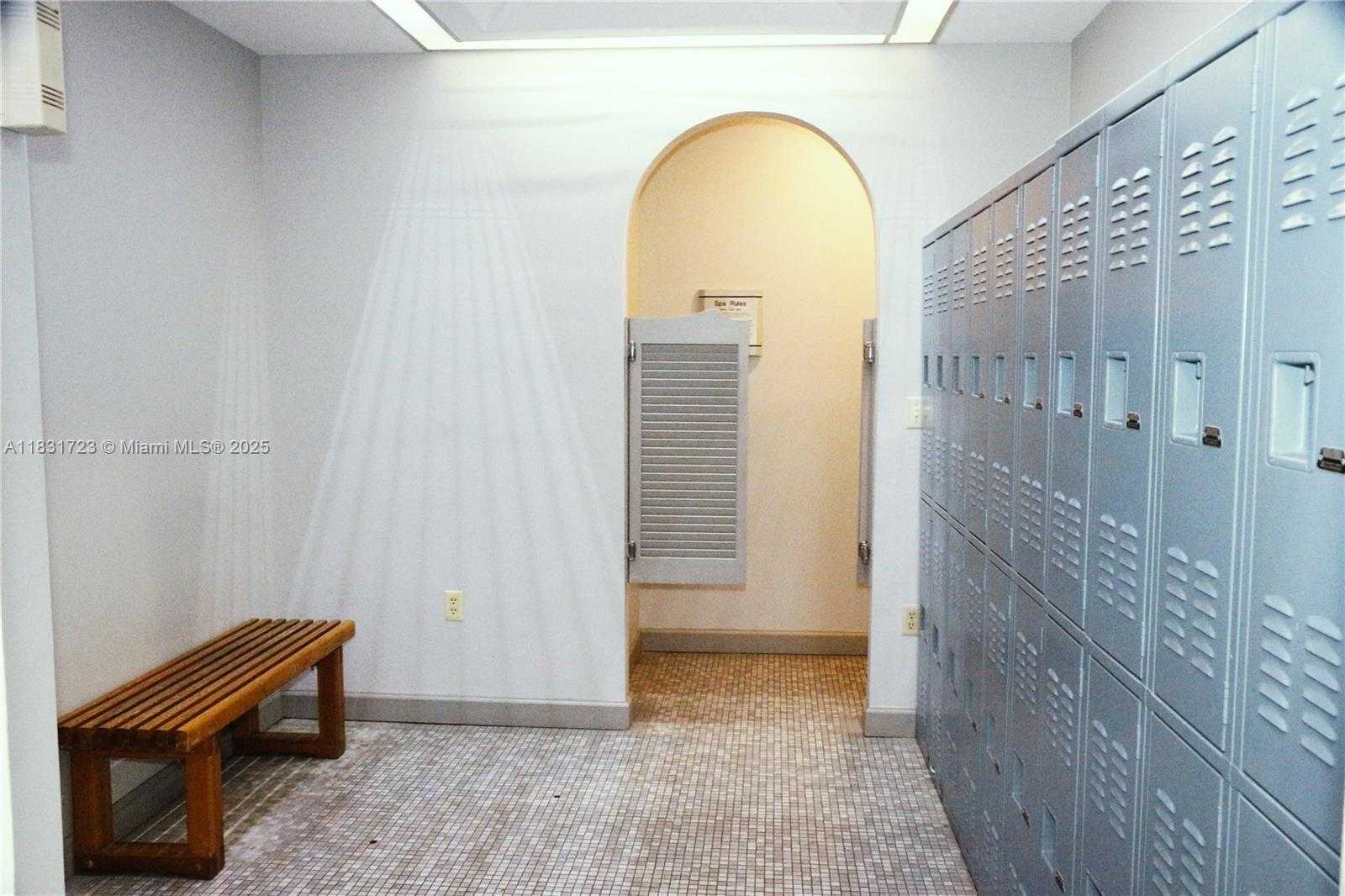Small Image of 18015 NORTH WEST 66TH CT CIR, Hialeah Number 12