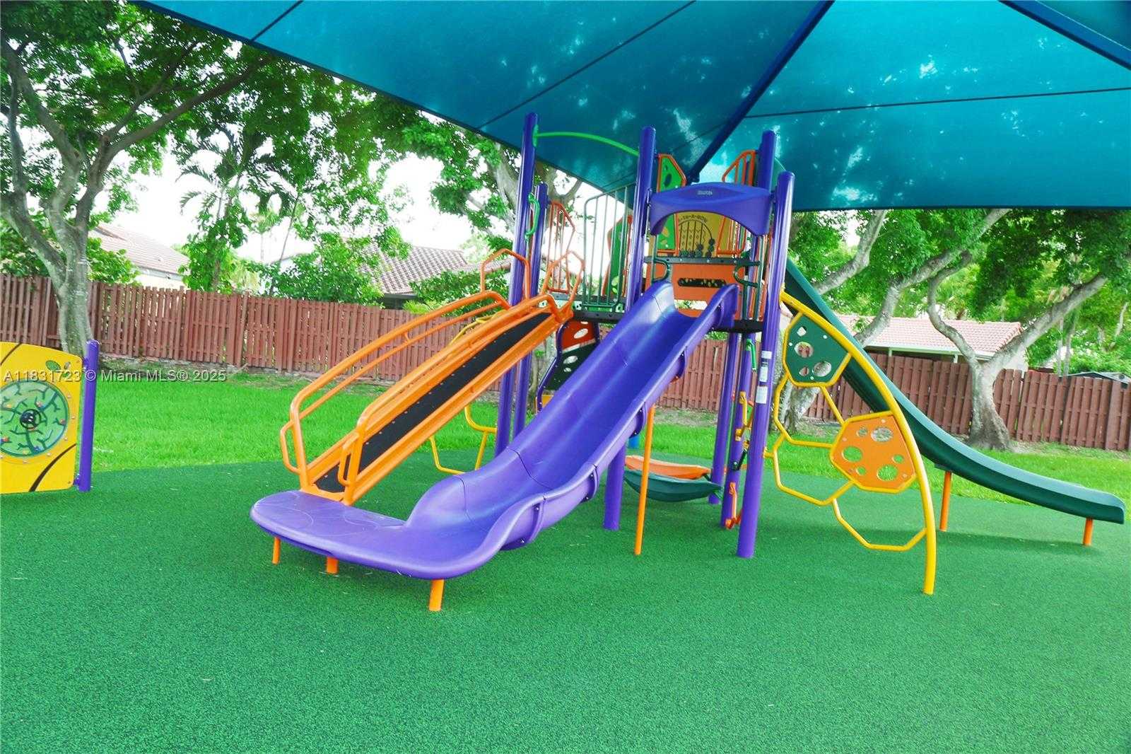 Small Image of 18015 NORTH WEST 66TH CT CIR, Hialeah Number 19