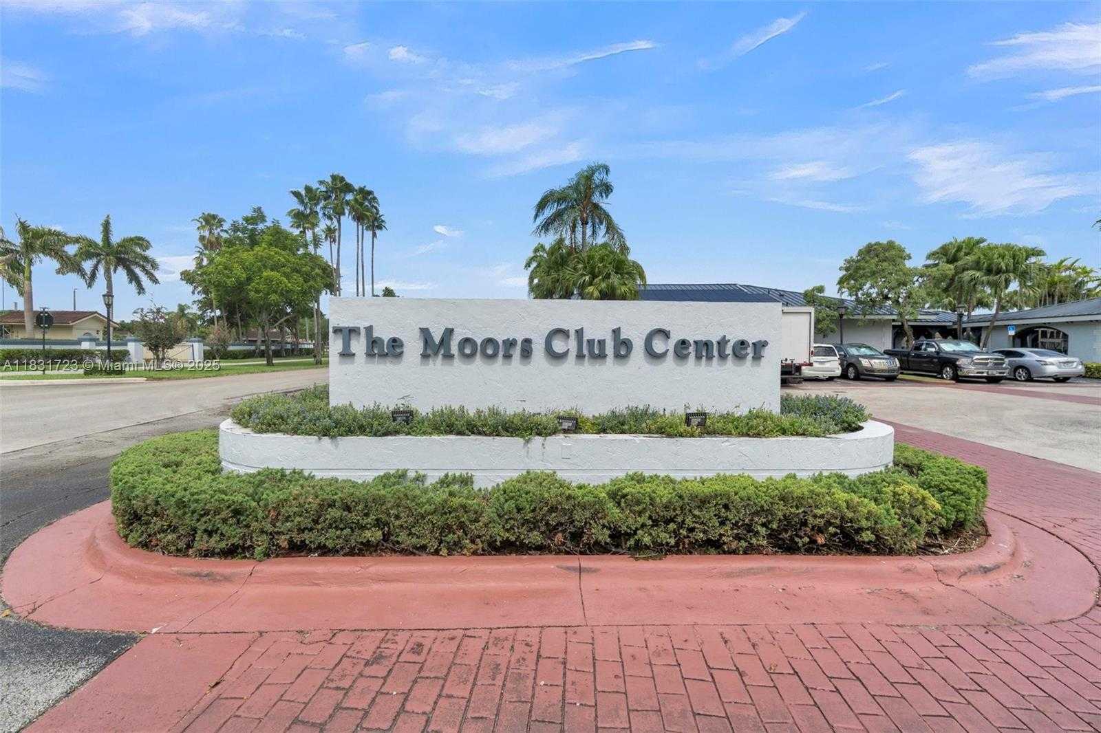 Small Image of 18015 NORTH WEST 66TH CT CIR, Hialeah Number 26