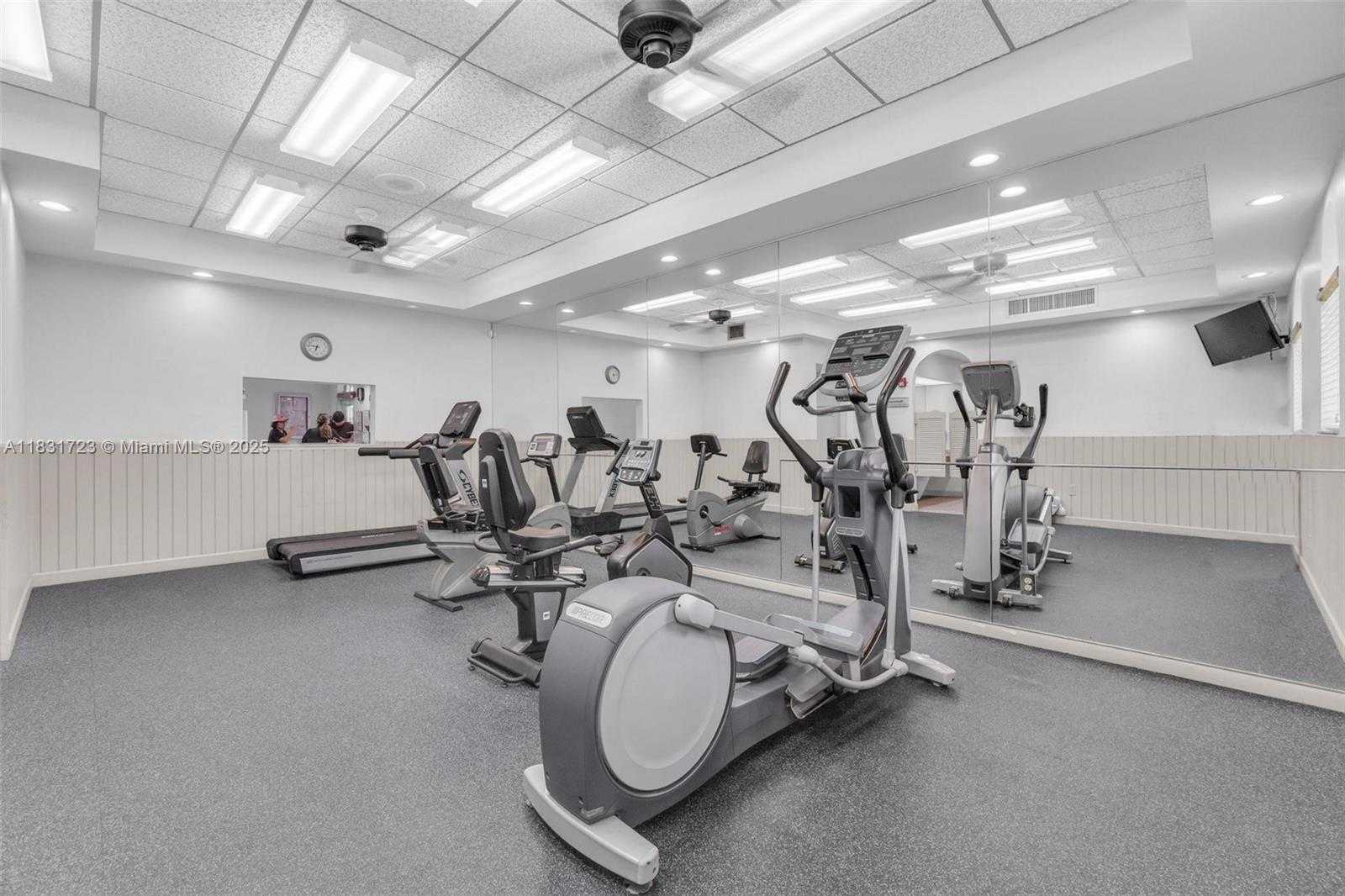 Small Image of 18015 NORTH WEST 66TH CT CIR, Hialeah Number 28