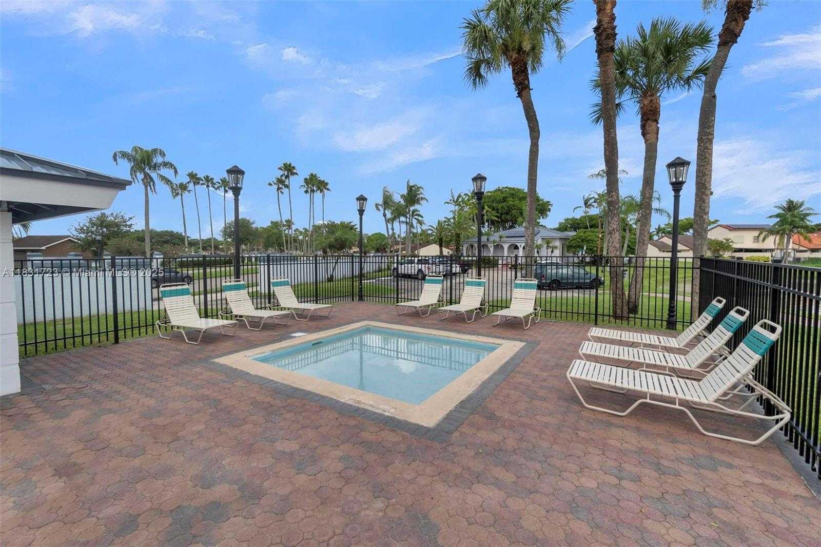 Small Image of 18015 NORTH WEST 66TH CT CIR, Hialeah Number 33