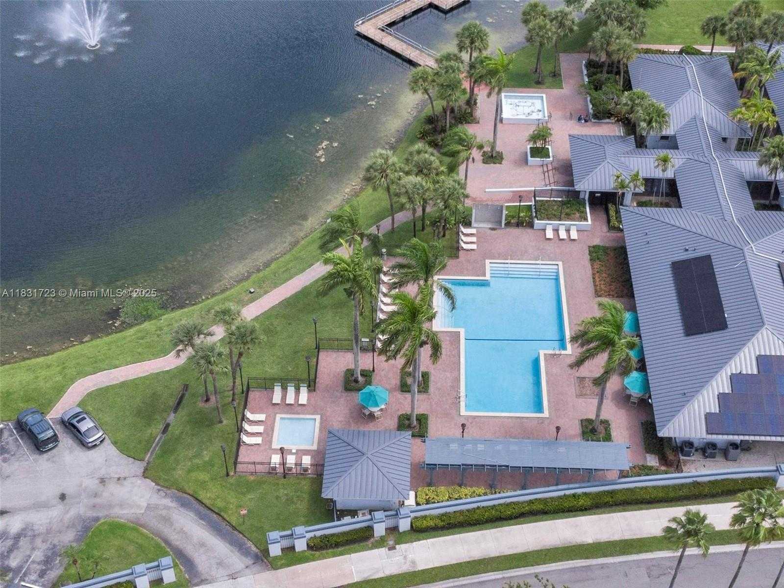 Small Image of 18015 NORTH WEST 66TH CT CIR, Hialeah Number 34