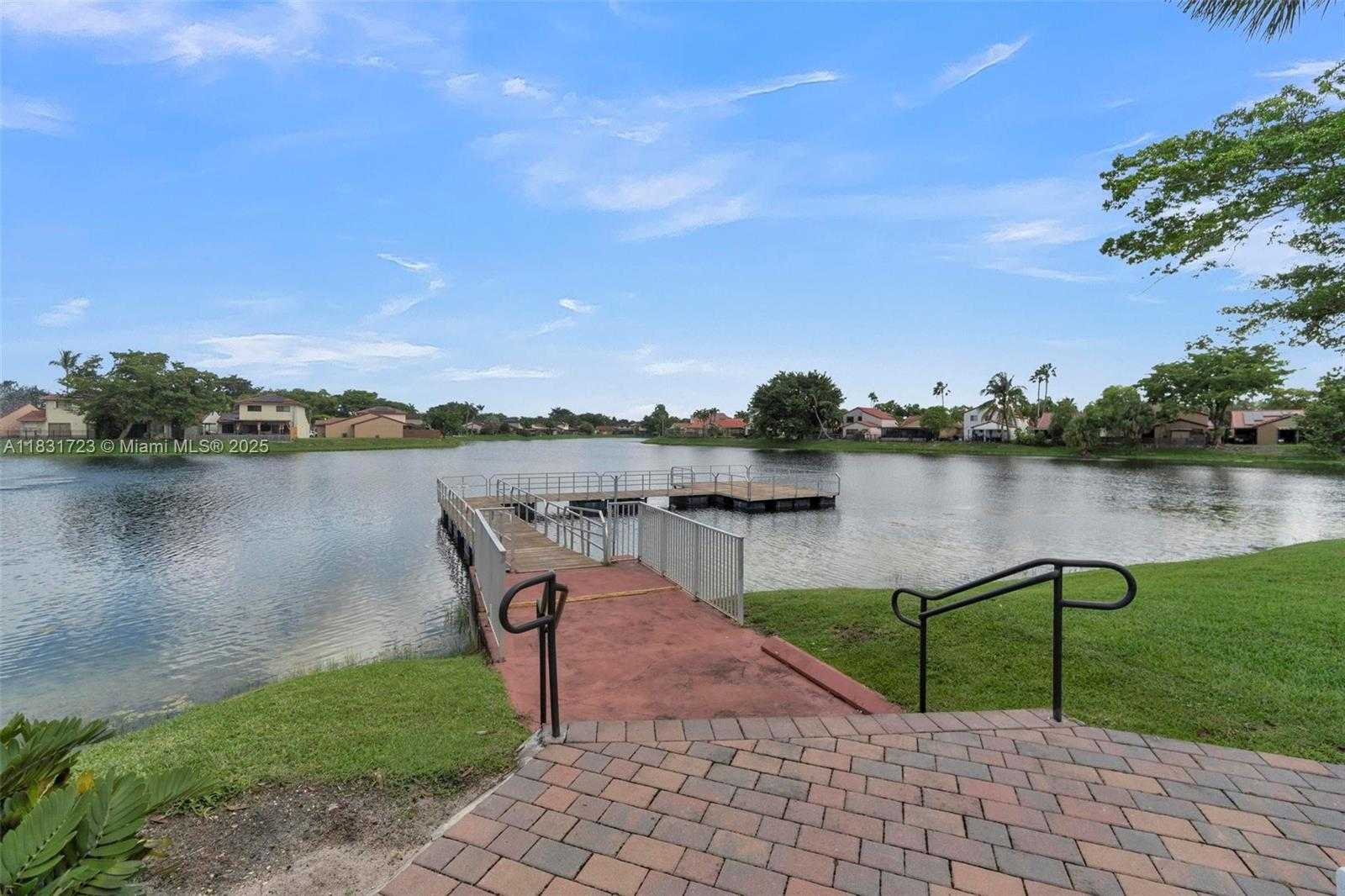 Small Image of 18015 NORTH WEST 66TH CT CIR, Hialeah Number 36