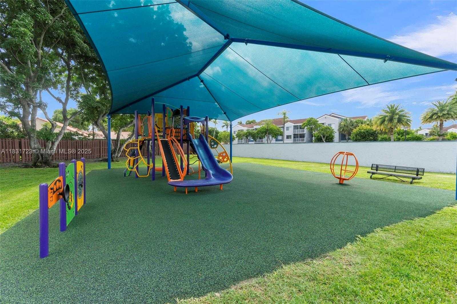 Small Image of 18015 NORTH WEST 66TH CT CIR, Hialeah Number 38