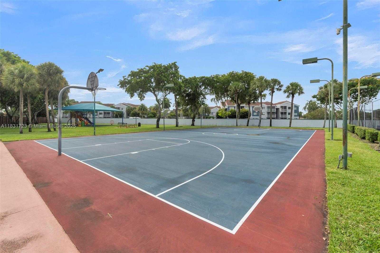 Small Image of 18015 NORTH WEST 66TH CT CIR, Hialeah Number 46