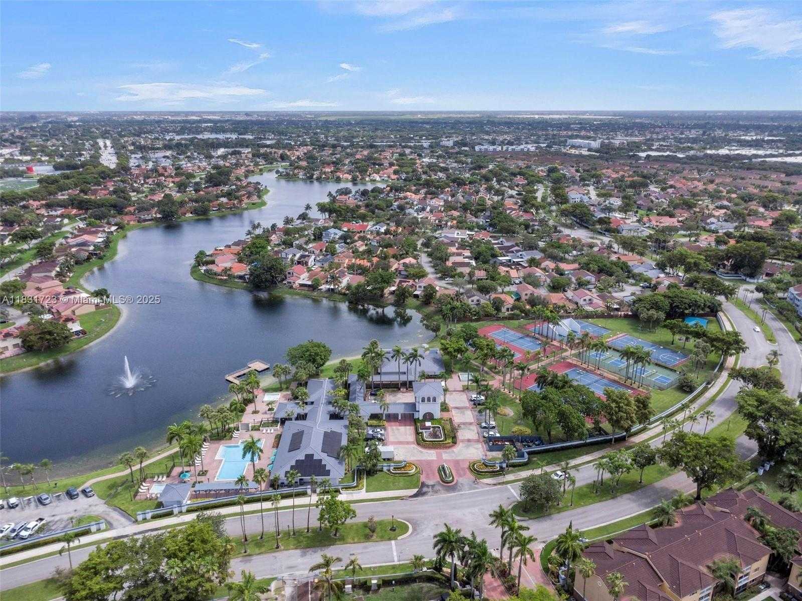 Small Image of 18015 NORTH WEST 66TH CT CIR, Hialeah Number 50