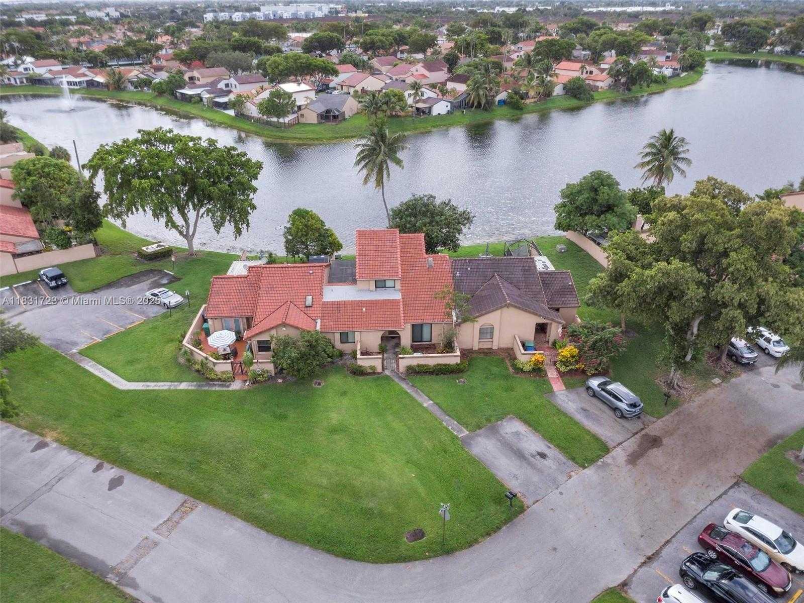 Small Image of 18015 NORTH WEST 66TH CT CIR, Hialeah Number 51