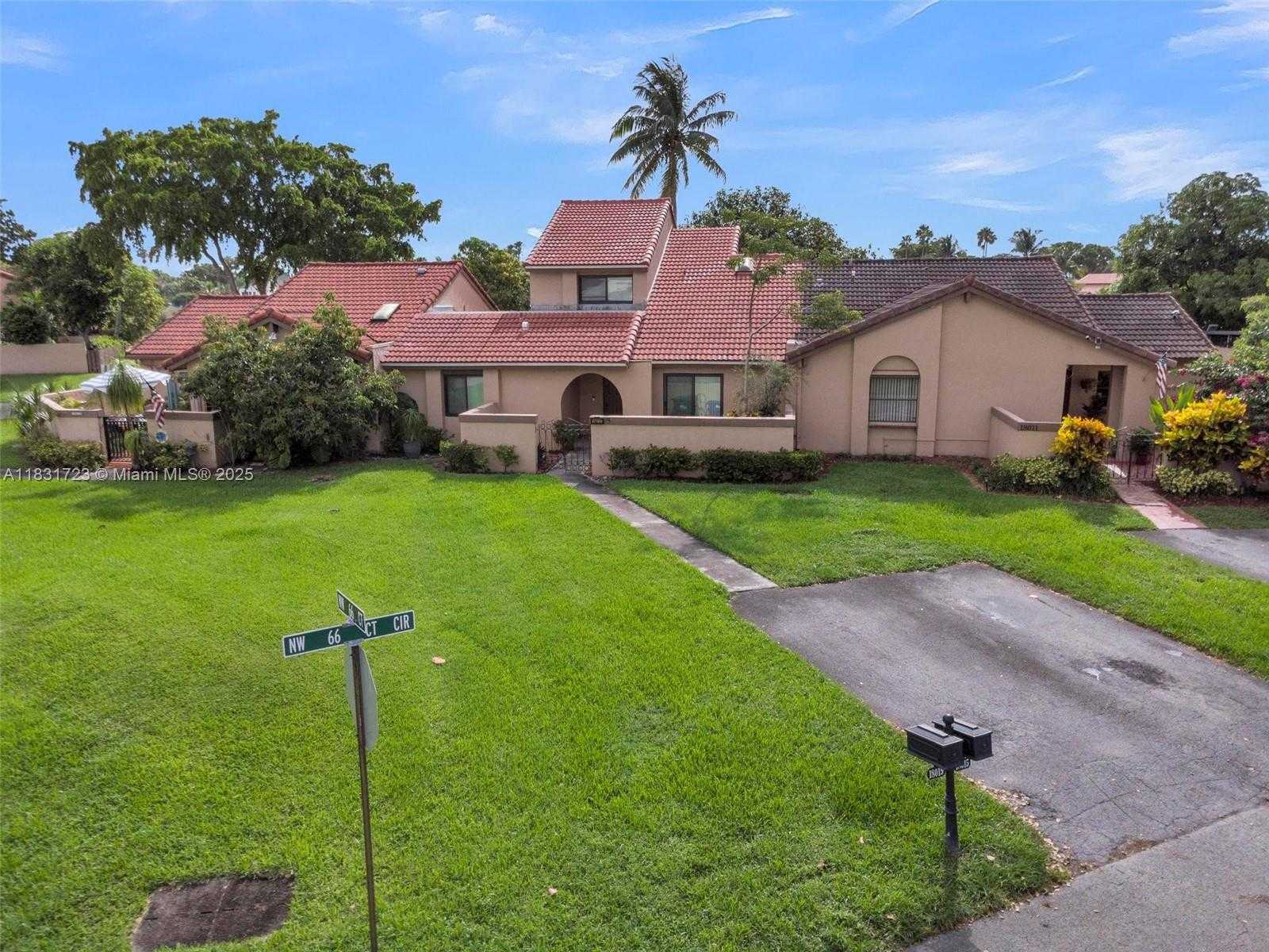 Small Image of 18015 NORTH WEST 66TH CT CIR, Hialeah Number 53