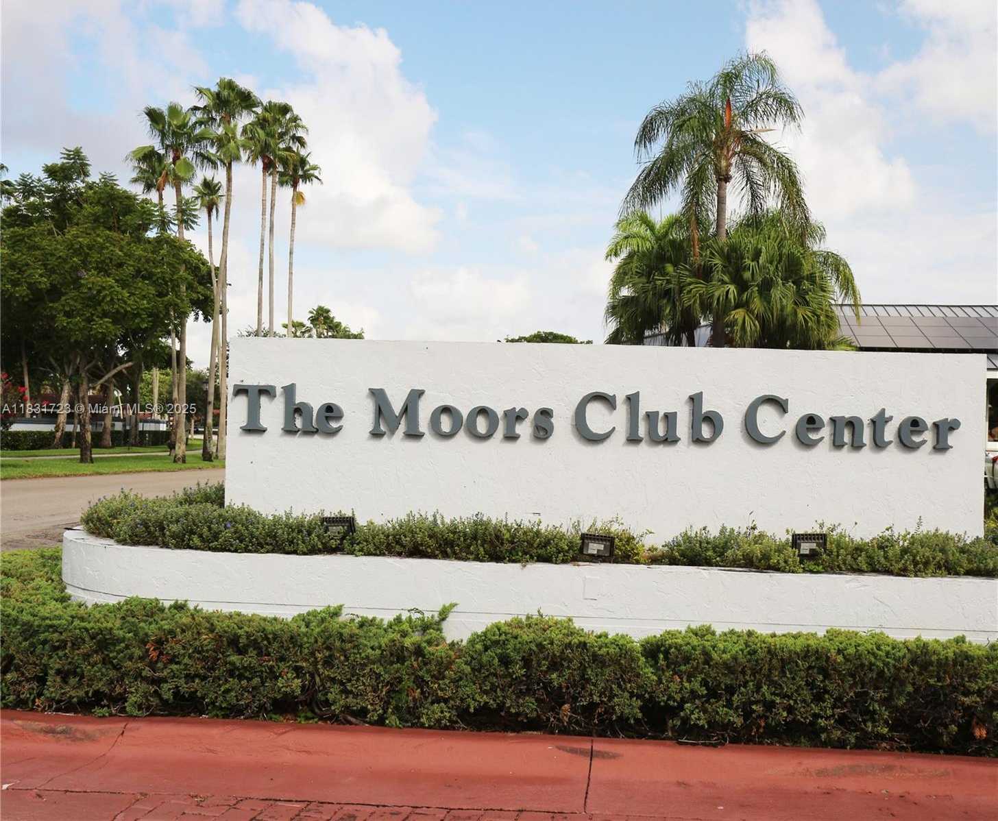 Small Image of 18015 NORTH WEST 66TH CT CIR, Hialeah Number 9