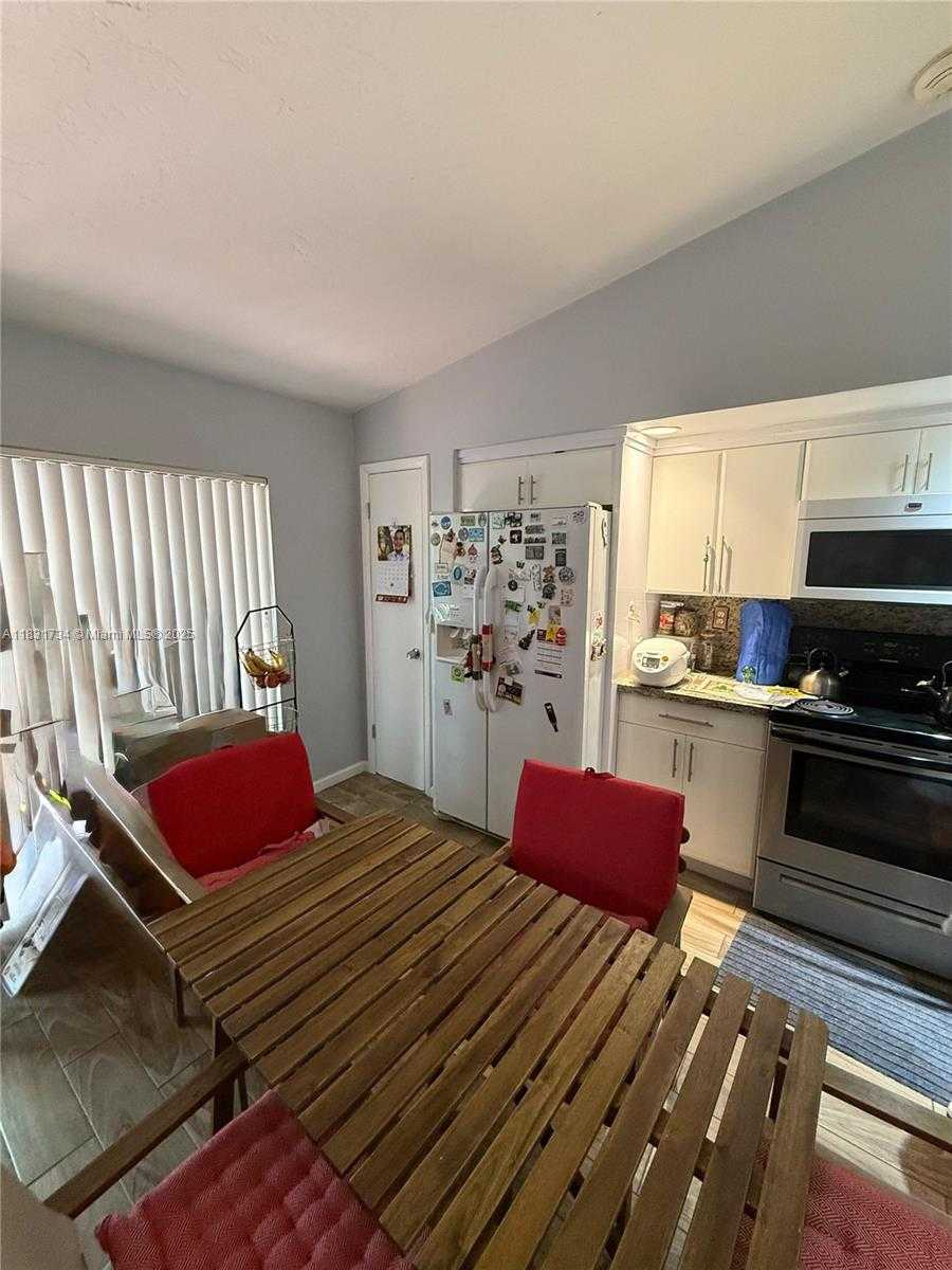 Small Image of Miami Number 12