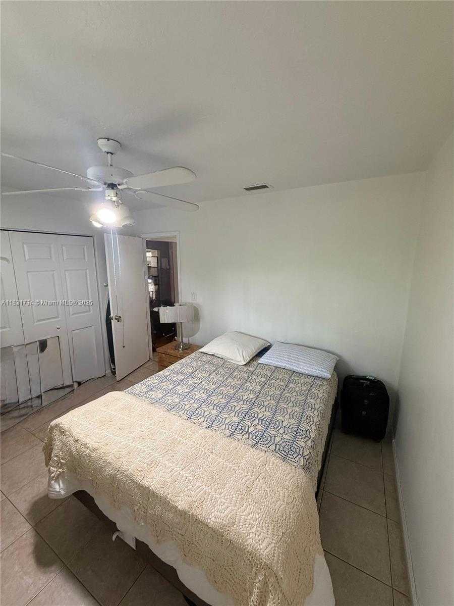 Small Image of Miami Number 14