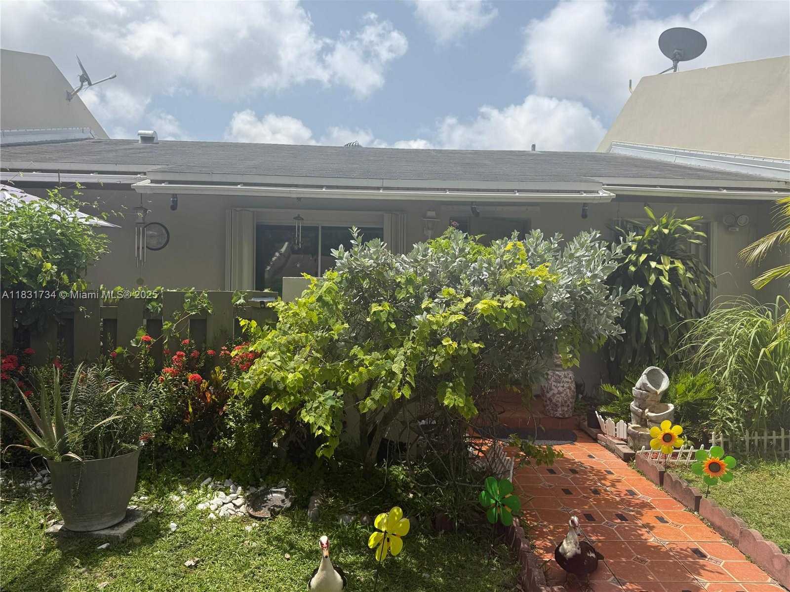 Small Image of Miami Number 2