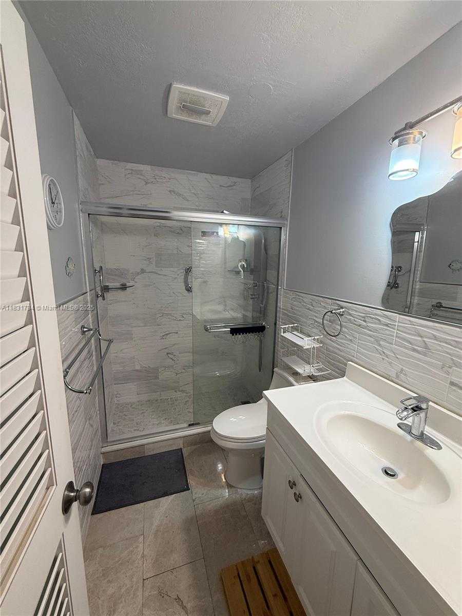 Small Image of Miami Number 24