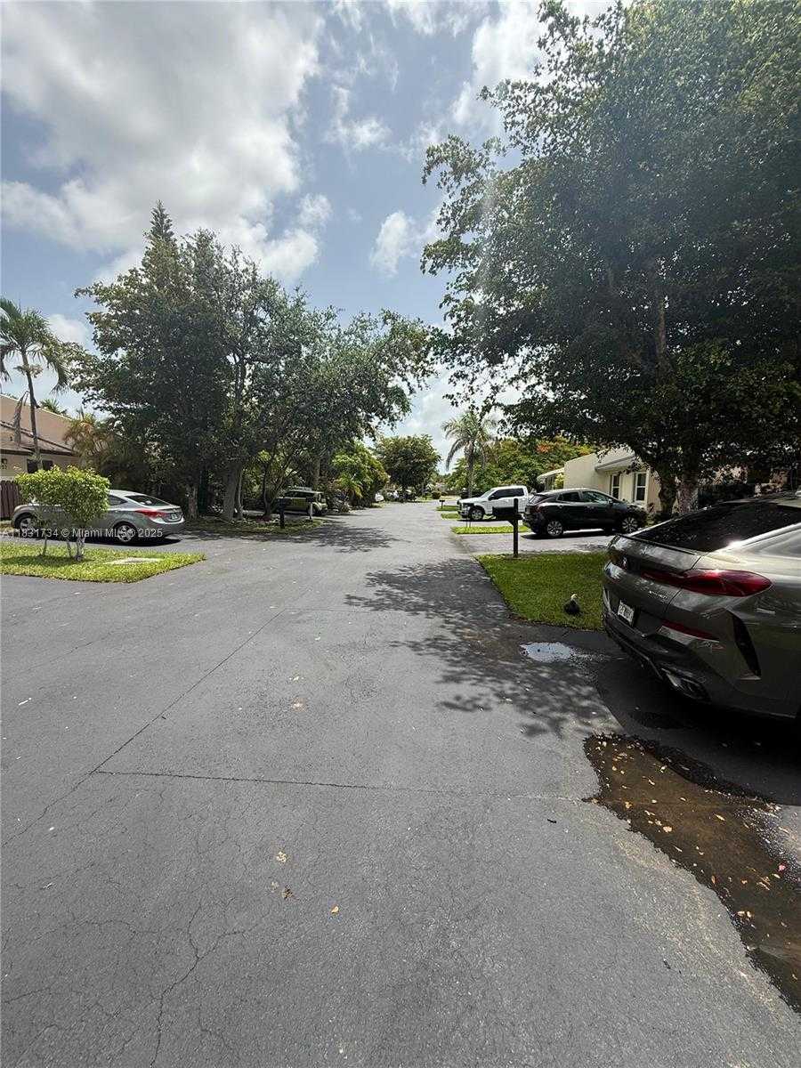 Small Image of Miami Number 3