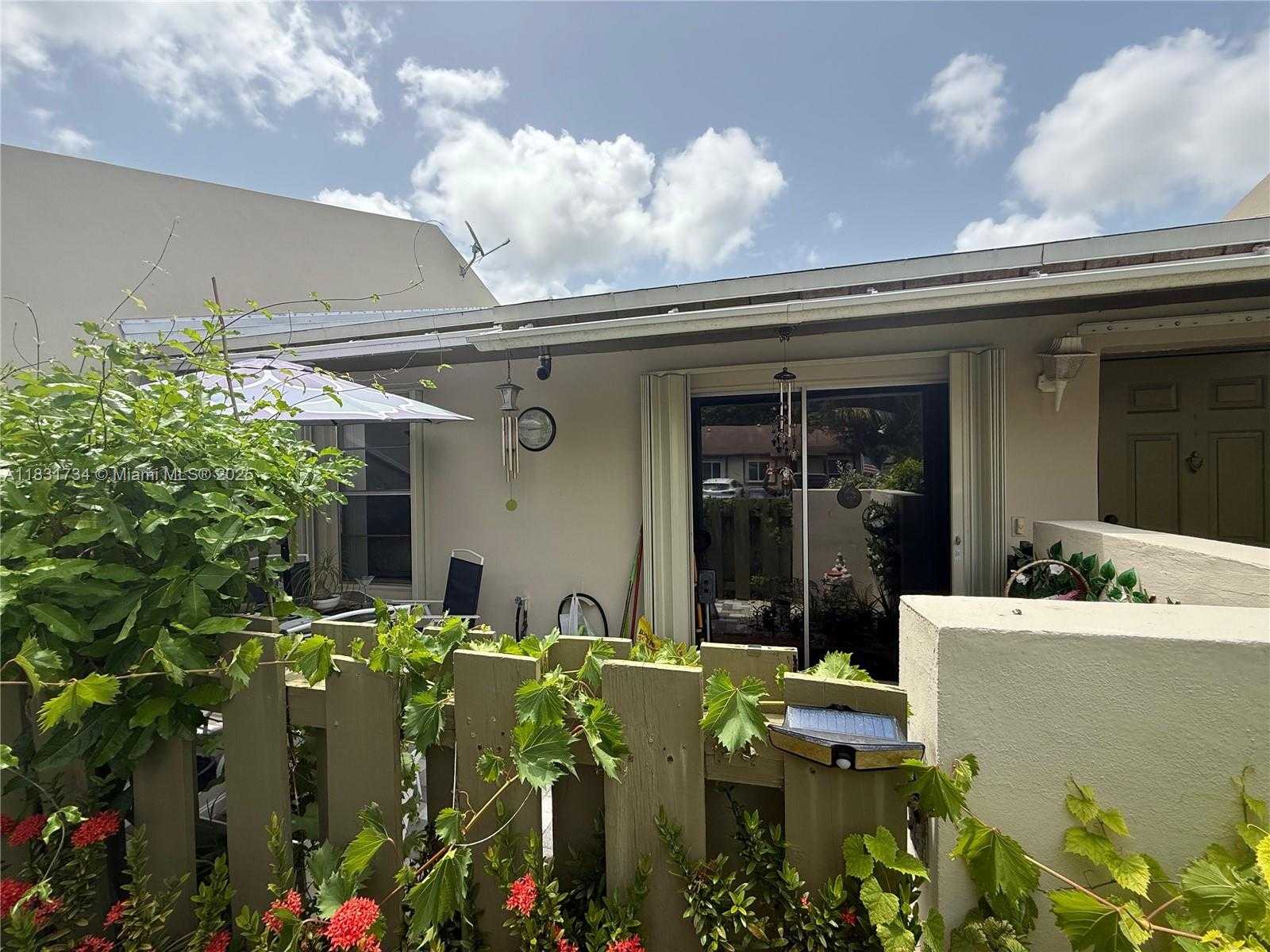 Small Image of Miami Number 6