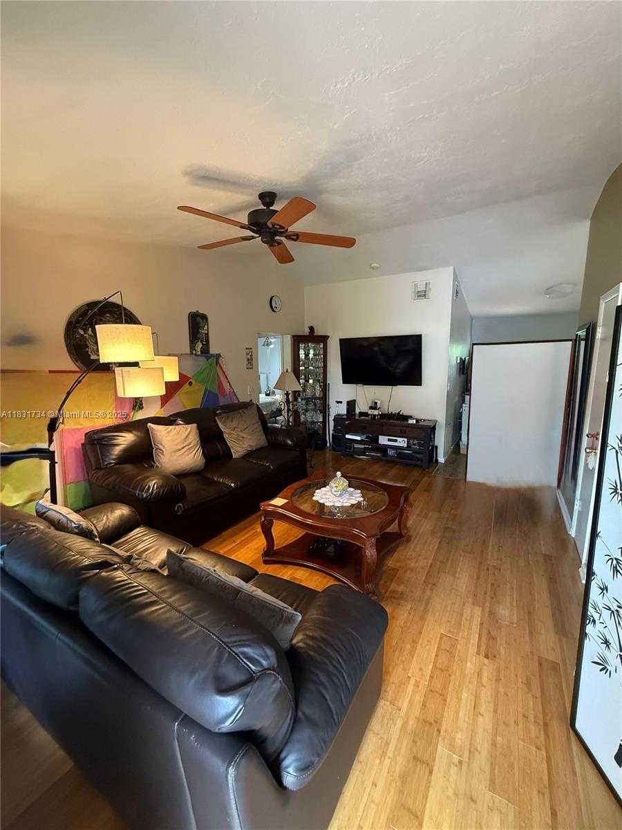 Small Image of Miami Number 7