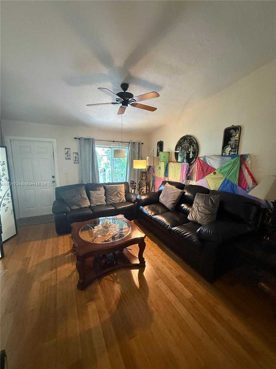 Small Image of Miami Number 8