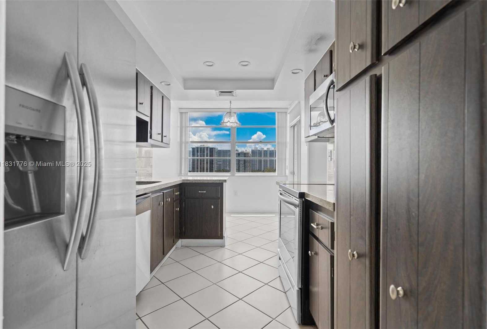 Small Image of 18081 BISCAYNE BLVD #1205, Aventura Number 13