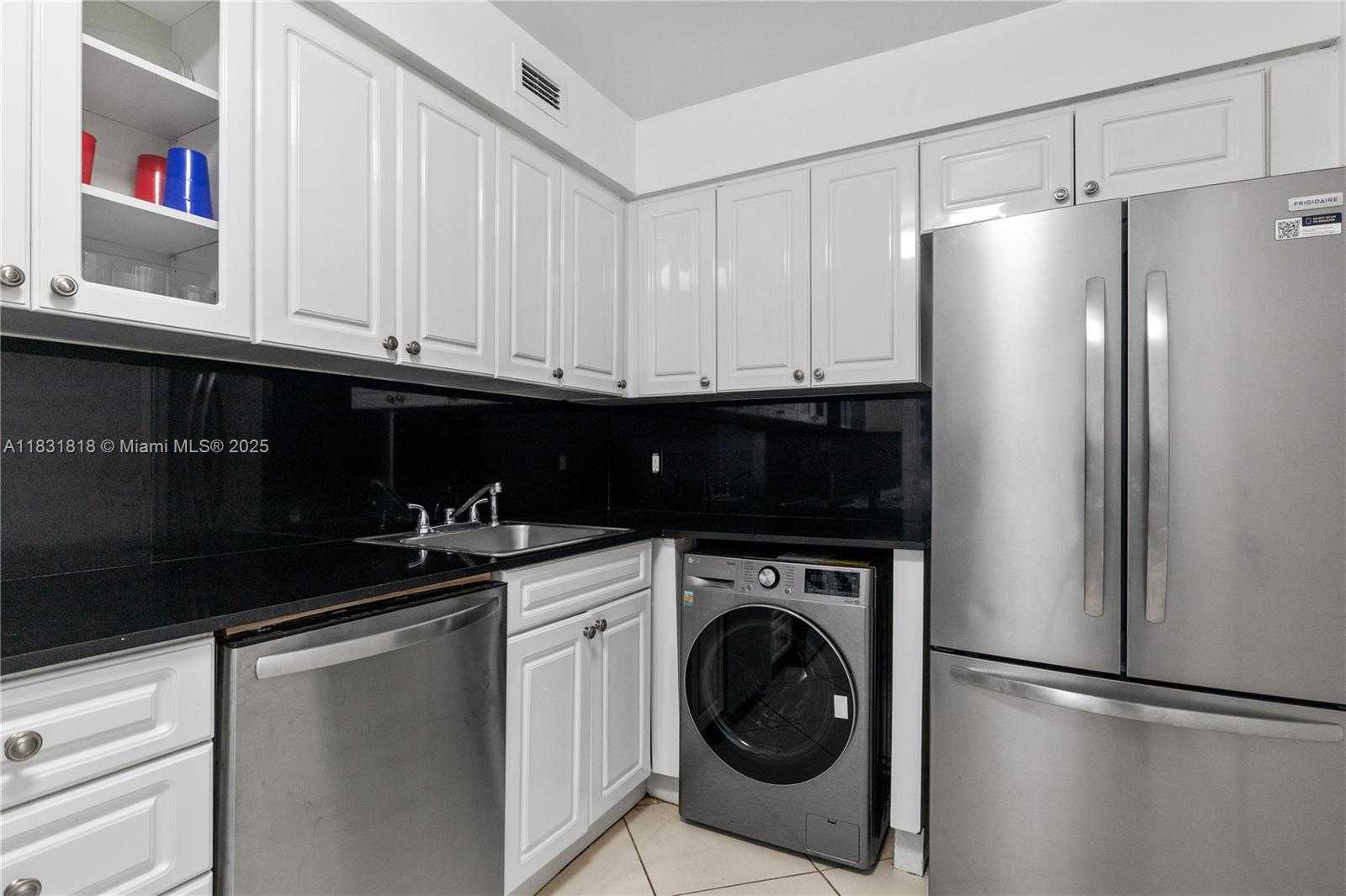 Small Image of 6770 INDIAN CREEK DR #7A, Miami Beach Number 12