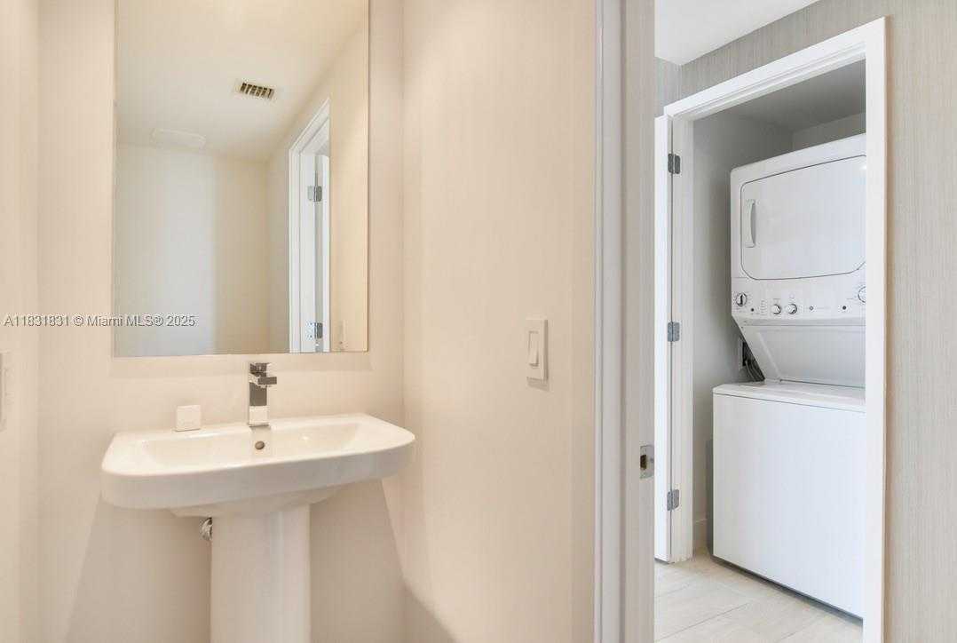 Small Image of 4010 SOUTH OCEAN DR #R1406, Hollywood Number 15