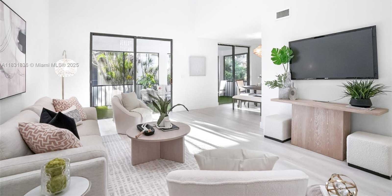 Small Image of 7829 LA MIRADA DR, Boca Raton Number 6