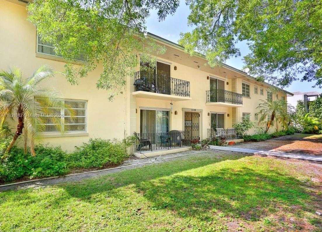 Small Image of 1239 MARIPOSA AVE #1, Coral Gables Number 18