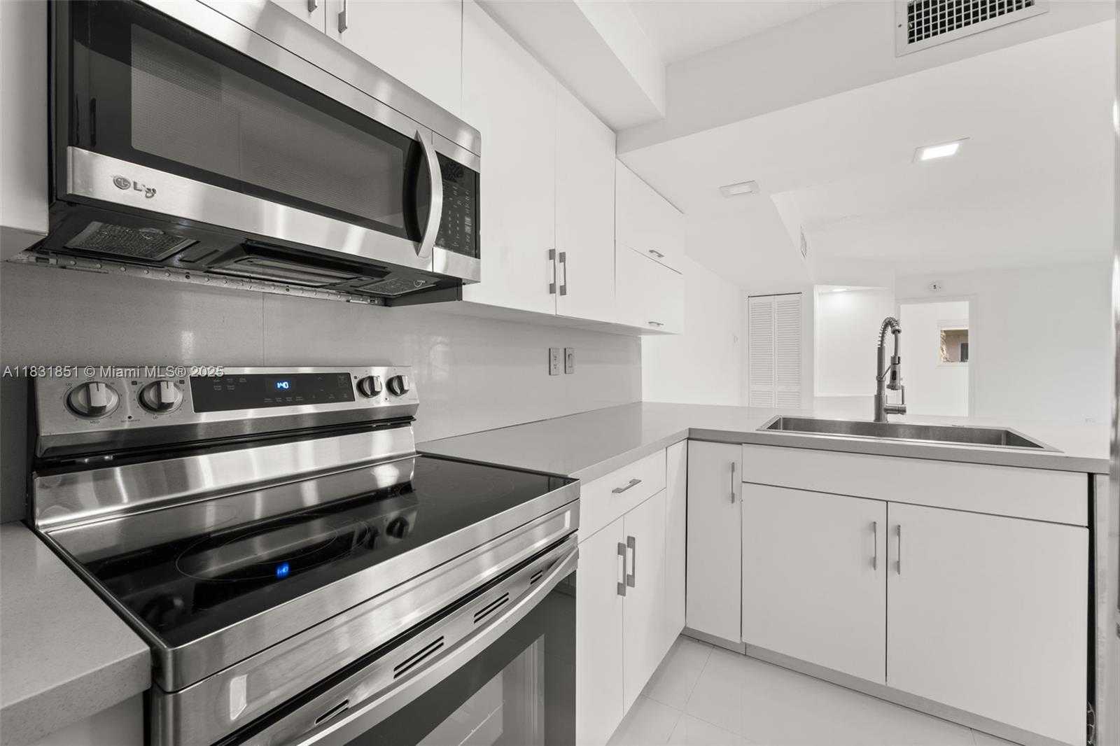 Small Image of 4720 NORTH WEST 102ND AVE #108-21, Doral Number 5