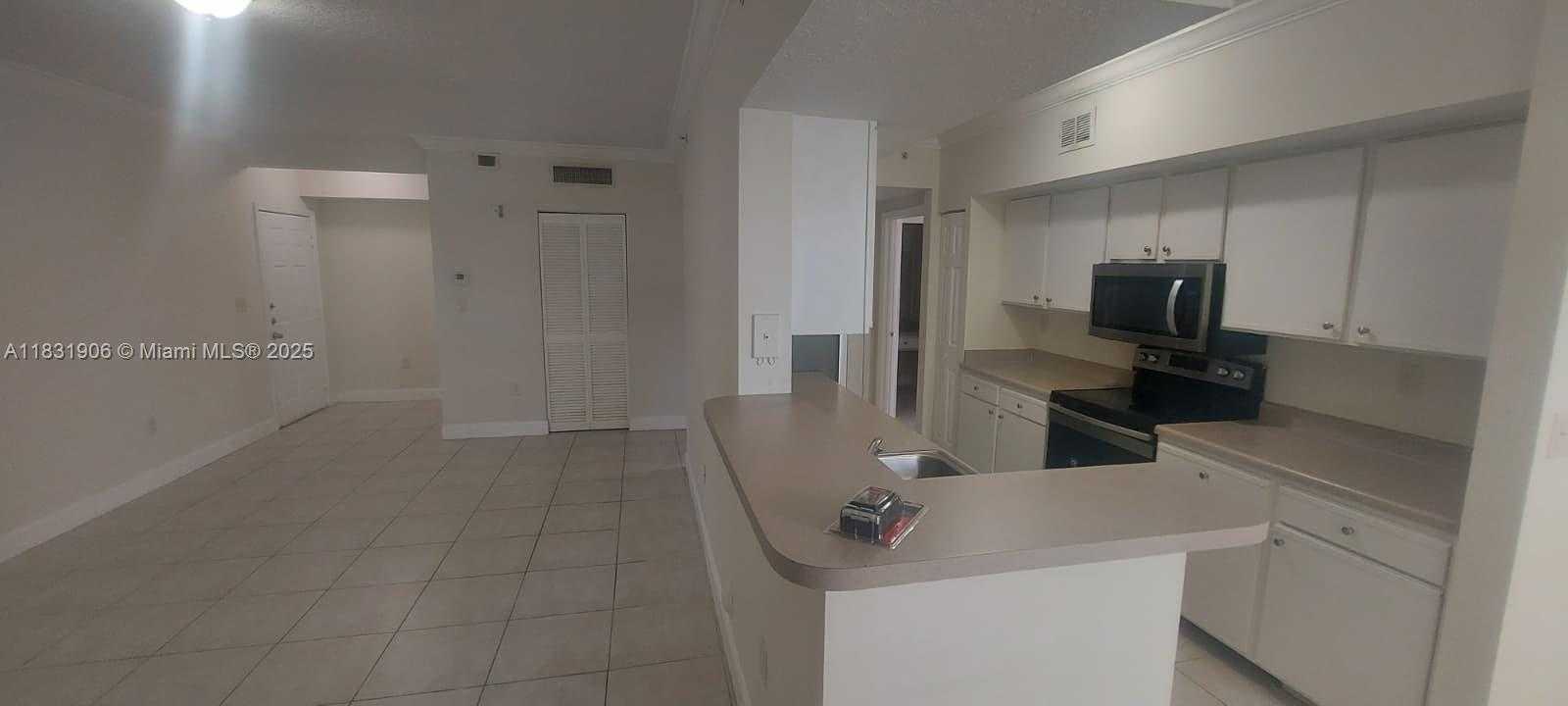 Small Image of 160 SOUTH WEST 117TH TER #6102, Pembroke Pines Number 1